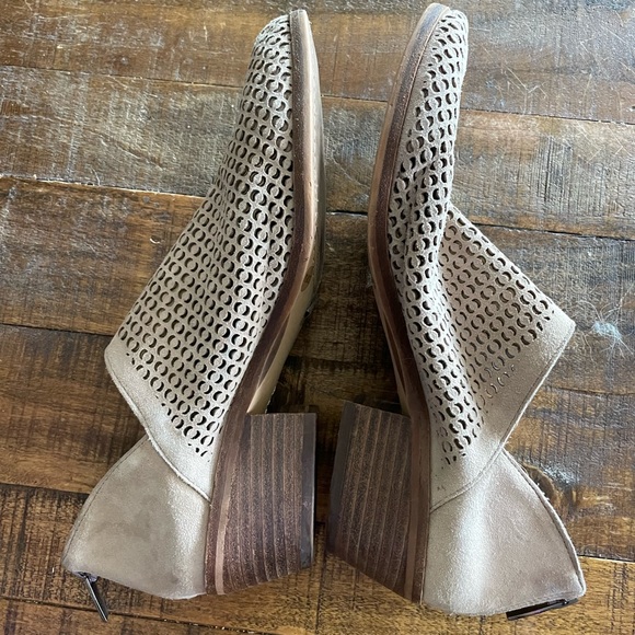 Vince Camuto Booties - Picture 3 of 10